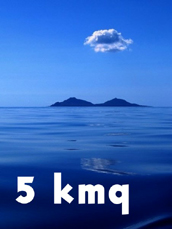 locandina di "5 kmq"
