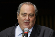 Goffredo Bettini lascia la presidenza della 