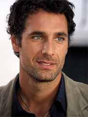 Fiction: Raoul Bova torna in Tv nei panni di 