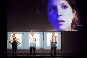 ISABELLA RAGONESE - Straordinaria interpretazione a teatro