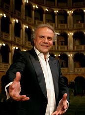 Jerry Cal a teatro con 