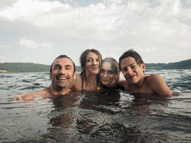 NOI 4 - Una giornata della nuova famiglia italiana