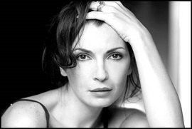 Maria Pia Calzone protagonista del video della nuova canzone di Ligabue Non ho che te