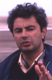 Fabio Segatori cerca immagini sulla macchina di Santa Rosa