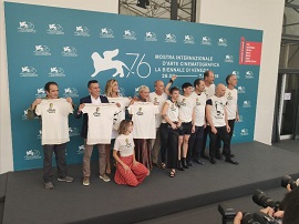 VENEZIA 76 - Il cast di Effetto Domino contro le grandi Navi in Laguna