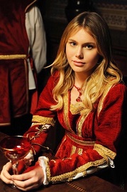 LA GIOCONDA - Raveggi fra Isabella dAragona, Netflix e star di Hollywood