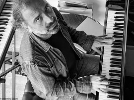 SOUL - Stefano Bollani autore e interprete del brano originale Villa Incognito