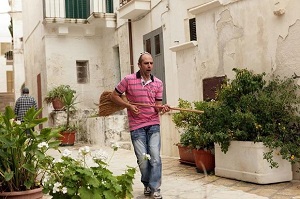 CADO DALLE NUBI - Il 13 febbraio in prima serata su Canale 5