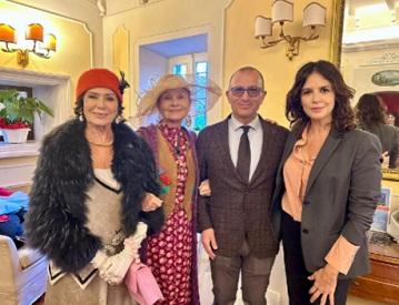 FRAGILI - Andrea Agostini in visita sul set marchigiano