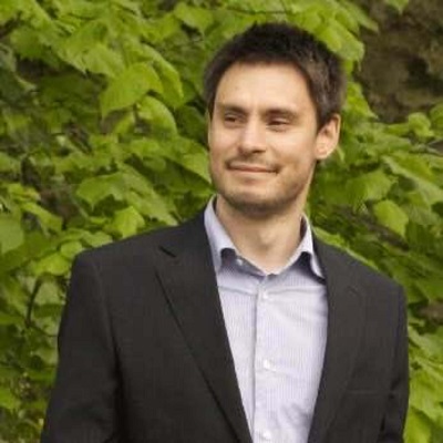 GIULIO REGENI - La famiglia soddisfatta del documentario di Simone Manetti