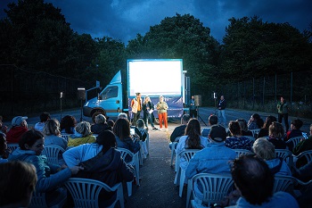 SCHERMI CINEMA MULTIPIAZZA 5 - Continua il tour del cine-furgone