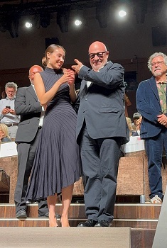 VENEZIA 81 - Applausi in sala ed apprezzamenti della stampa internazionale per 