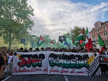 VENEZIA 82 - Pi di 10.000 persone hanno manifestato contro il genocidio in atto in Palestina.