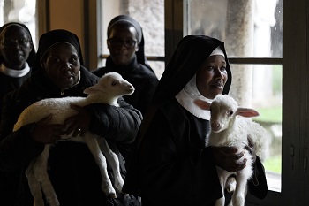 VENEZIA 82 - AGNUS DEI: Le piccole cose della vita quotidiane e le grandi tradizioni che ci arrivano dal passato