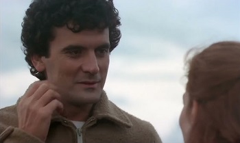 LAGGIU' QUALCUNO MI AMA - Il 20 ottobre in seconda serata su CINE34