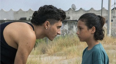 DENTI DA SQUALO - Il 15 dicembre in prima serata su Rai 4