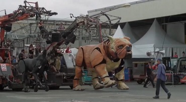 ROYAL DE LUXE - I GIGANTI NELLA CITTA' - Documentario sul teatro di strada della compagnia Royal de Luxe