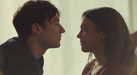 IO + TE - Le difficolt&agrave; di una giovane coppia nella contemporaneit&agrave;