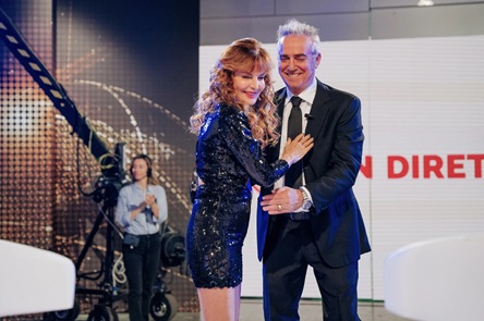 NEL TEPORE DEL BALLO - Se il passato diventa specchio?