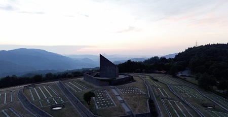 IL LABIRINTO - Film girato al cimitero del Passo della Futa, una riflessione sull�assurdit� della guerra