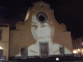 DIMORA LUMINOSA - A Firenze sulla facciata di Santo Spirito