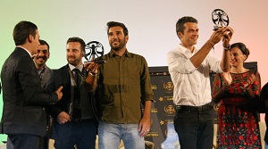 Il Pubblico in delirio per Luca Argentero ed Edoardo Leo, premiati durante la terza serata dellItalian Movie Award