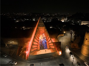 ASSASSINIO SUL NILO - Show di video mapping con effetti 3D sulla Piramide di Caio Cestio a Roma